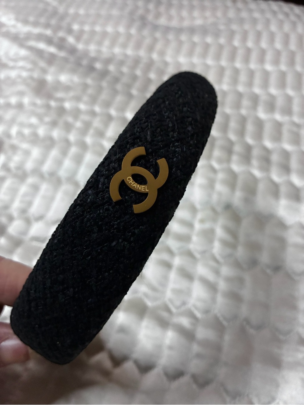 ChaneI. Black Tweed Headband with Gold-Tone Logo Embellished CC Accent - Picture 3 of 5